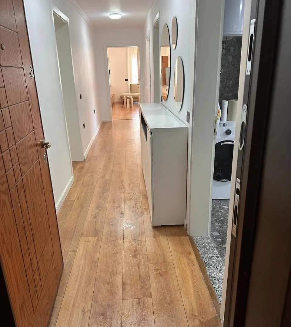 Amaris Apartment 티라나
