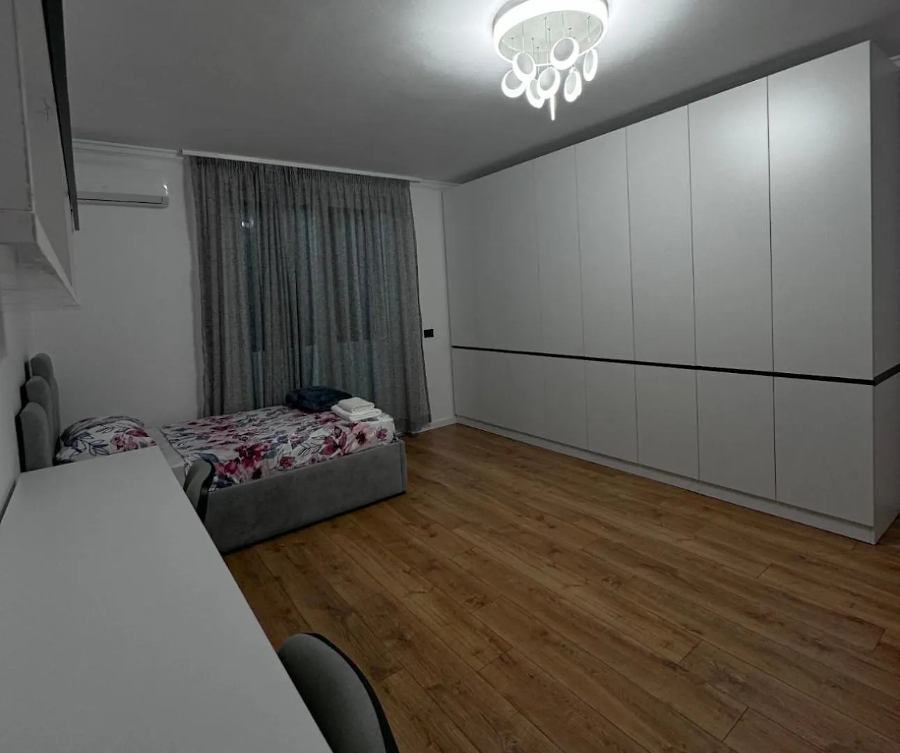 Amaris Apartment 티라나