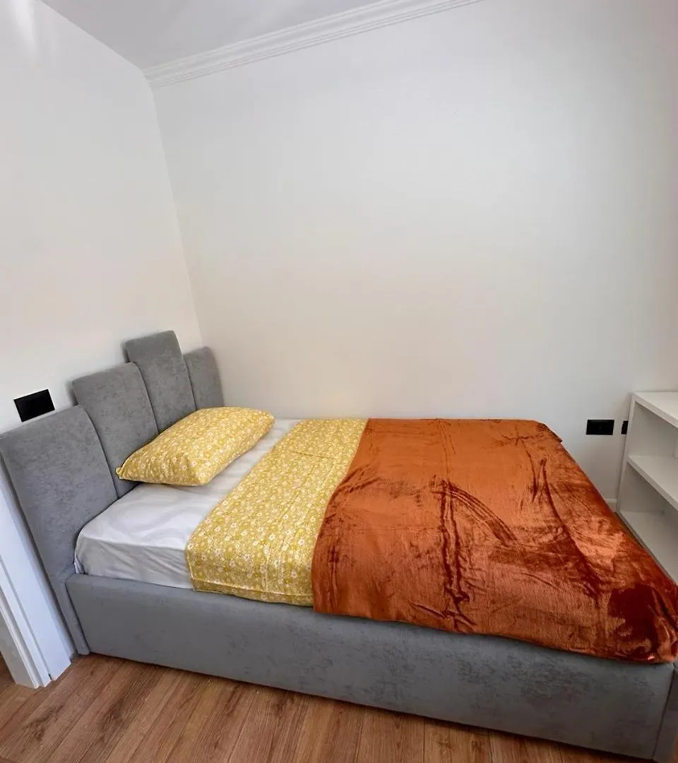 Amaris Apartment Tirana 0*,  Albania